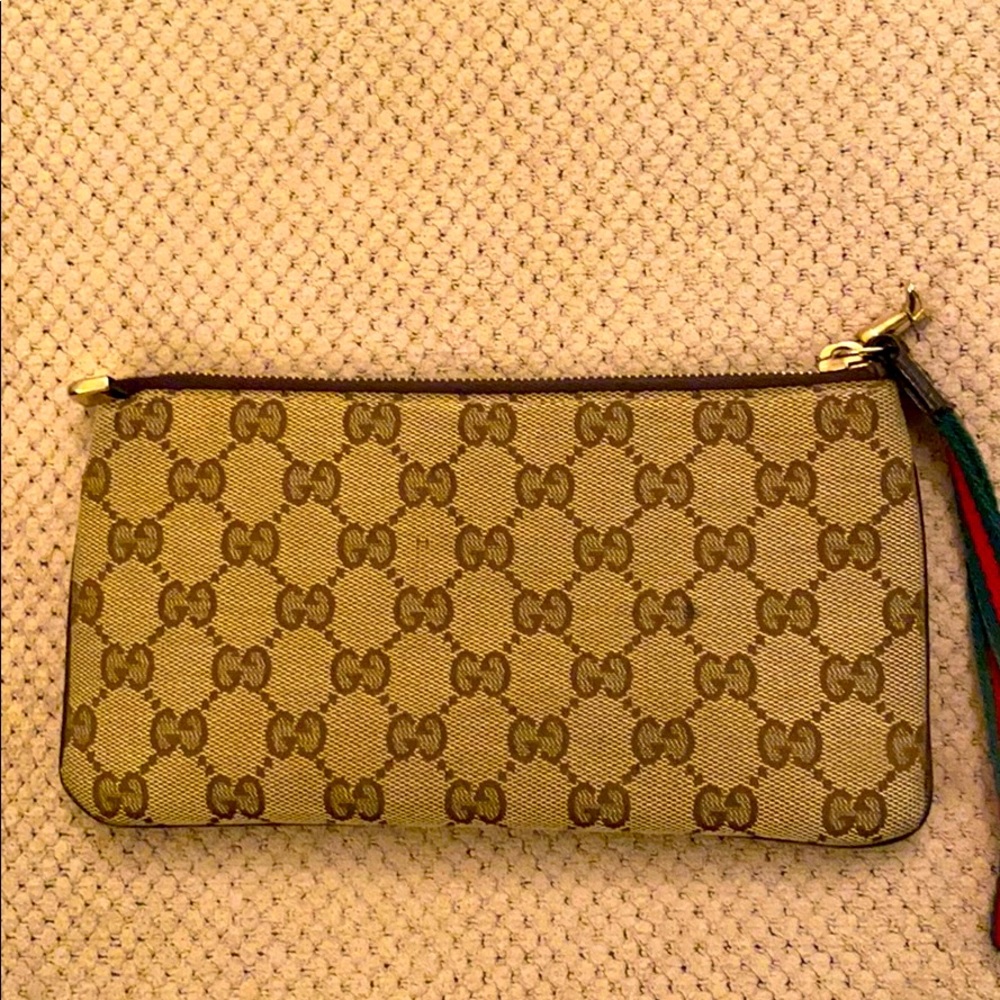 Gucci wristlet